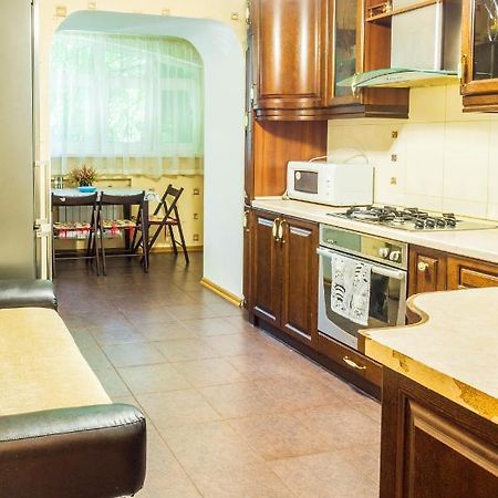 Rybalskaya 8 Apartment Kiev Ngoại thất bức ảnh