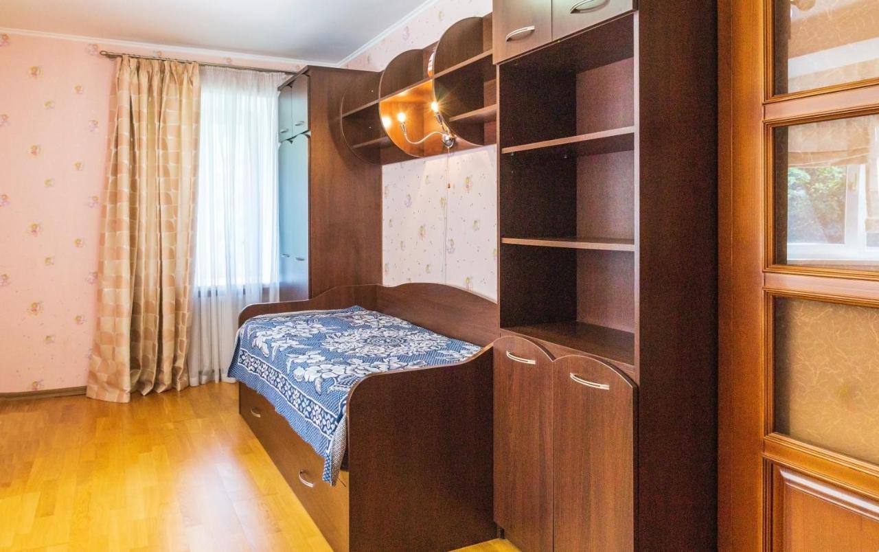 Rybalskaya 8 Apartment Kiev Ngoại thất bức ảnh