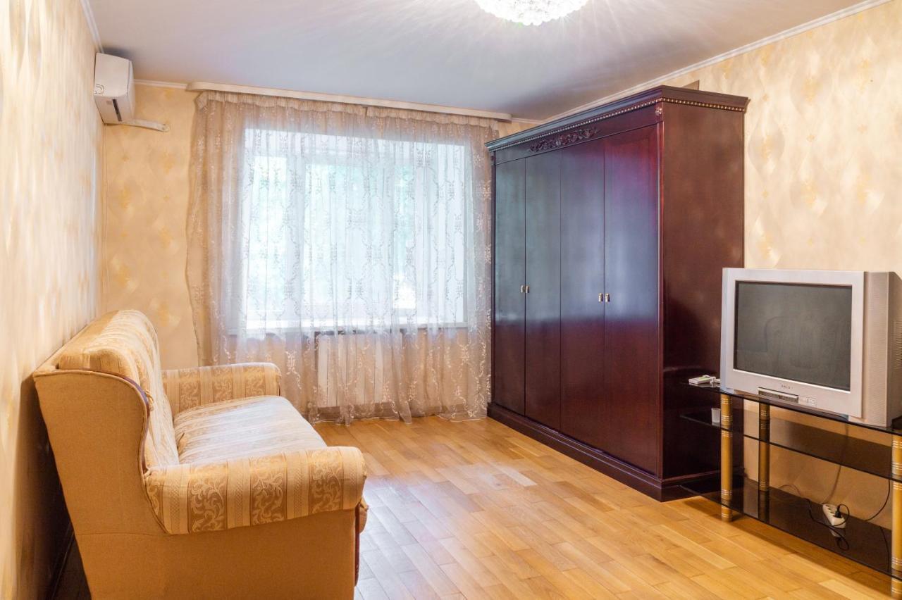 Rybalskaya 8 Apartment Kiev Ngoại thất bức ảnh